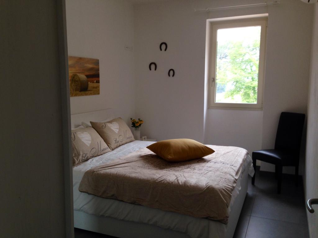 A Lago Marone Room photo