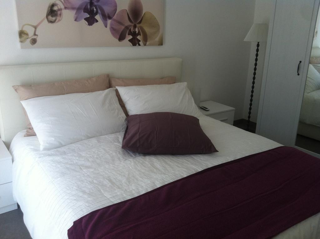 A Lago Marone Room photo