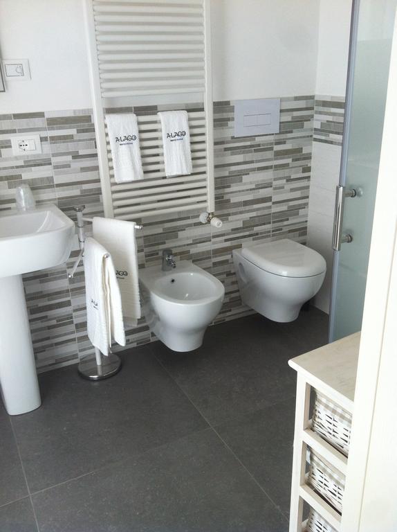 A Lago Marone Room photo
