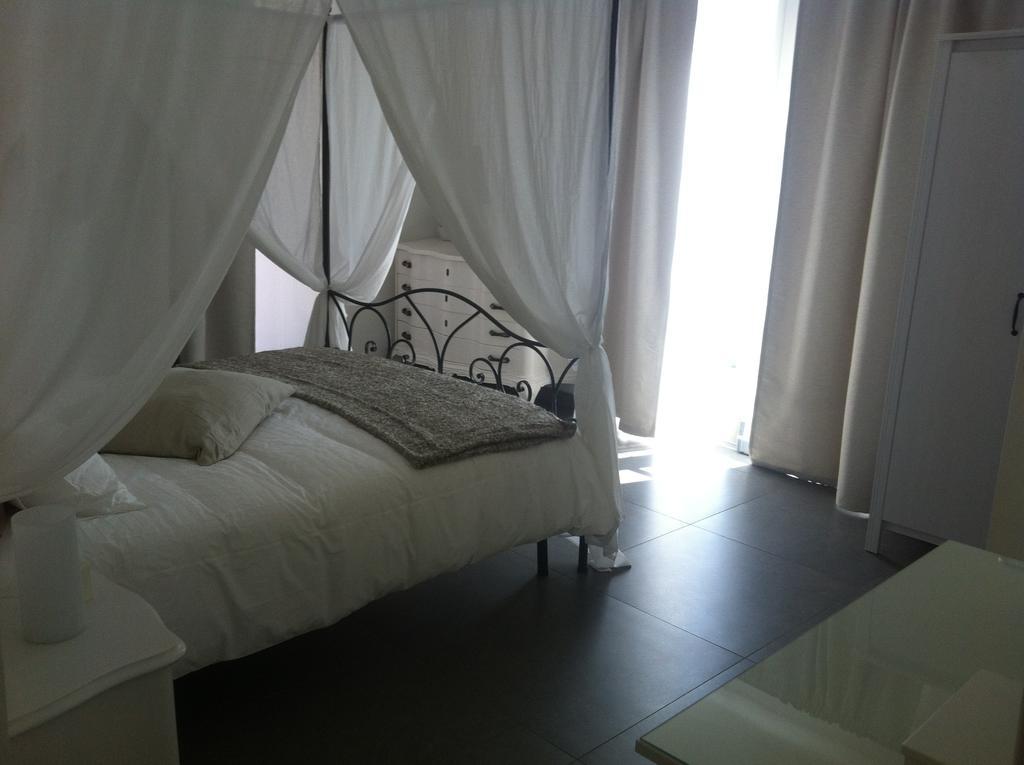 A Lago Marone Room photo