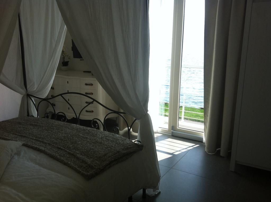 A Lago Marone Room photo
